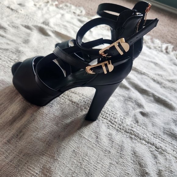 IDIFU Women's  Crisscross Strappy Platform High Chunky Heels Size 7.5 - Picture 3 of 7